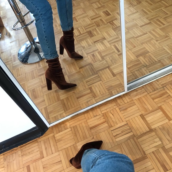 👢👢 Brown Velvet High Heel Boots 👢👢 - Picture 2 of 7